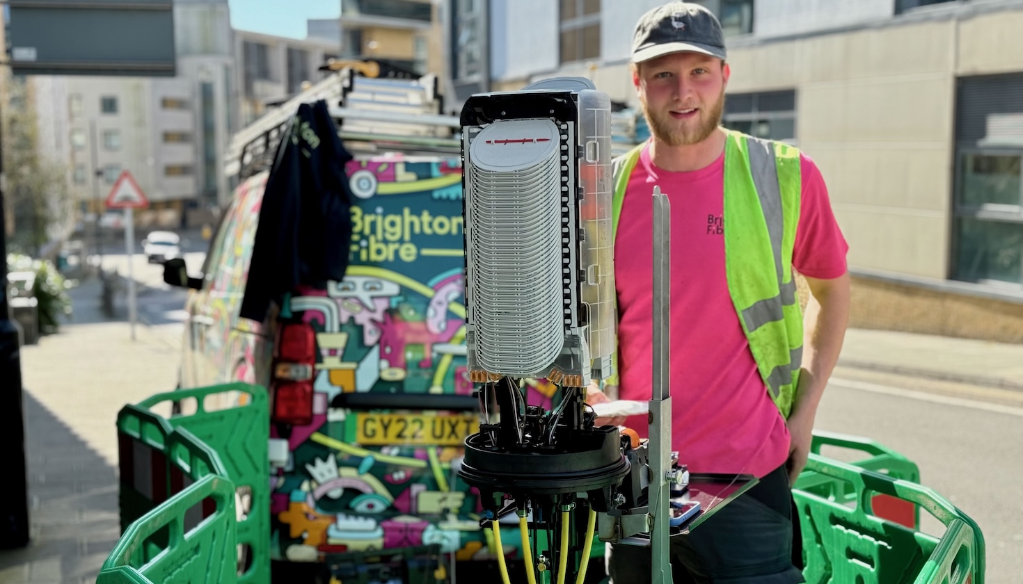 Emile splicing fibre at the exchange